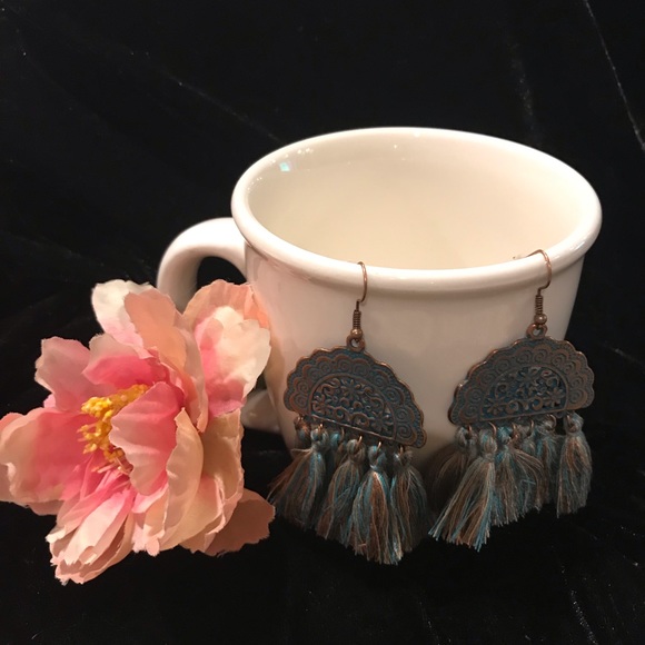 Earrings - Picture 2 of 4